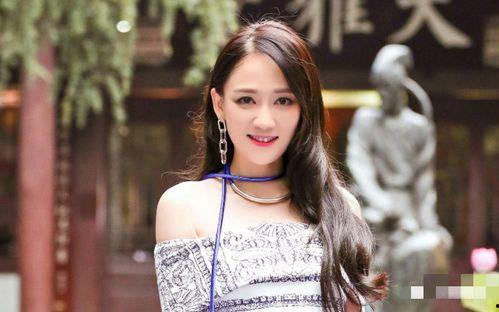 娱乐圈中年吃瓜少女小说,瓜田里的甜蜜陷阱  第3张